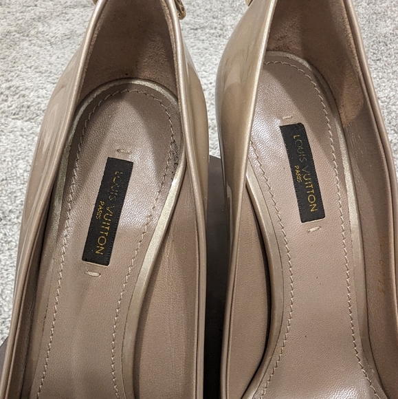 Louis Vuitton patent leather tan pump - Picture 4 of 6